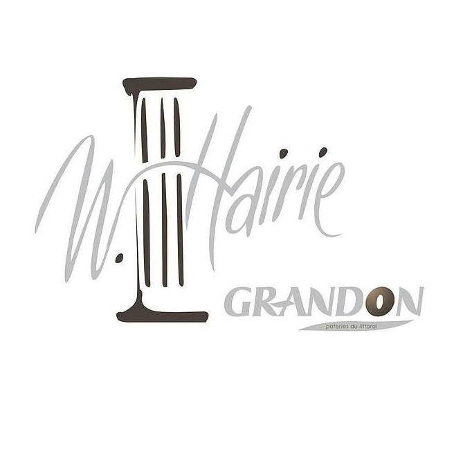 <p>Hairie-Grandon, la pierre dans tous ses états</p>
<p>L’entreprise W. Hairie a su au fil des années s’adapter aux exigences des marchés pour associer un savoir-faire artisanal à des méthodes de fabrication industrielle.C’est en 2009 qu’elle reprend l’entreprise GRANDON, spécialisée depuis plus de 50 ans dans la fabrication de contenants en béton. Les deux sociétés vont fusionner fin 2015 pour donner naissance à l’entreprise W. HAIRIE-GRANDON.</p>
<p>Forte de cette fusion, la société W. HAIRIE-GRANDON devient le premier fabricant français à pouvoir proposer toute une gamme de famille de produits en pierre reconstituée coulée ou pressée (dalles de parasol, bordures, pavés, bouddhas, statues, contenants, piliers, parements, etc…)</p>